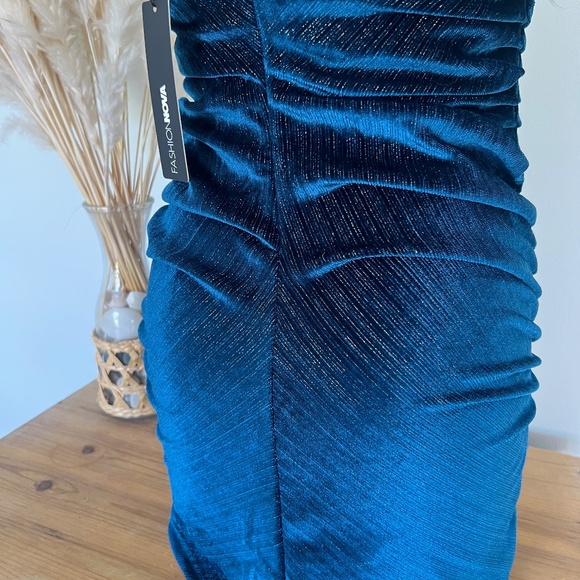 NWT Fashion Nova Dazzling Diamond Velvet mini dress - Picture 4 of 6